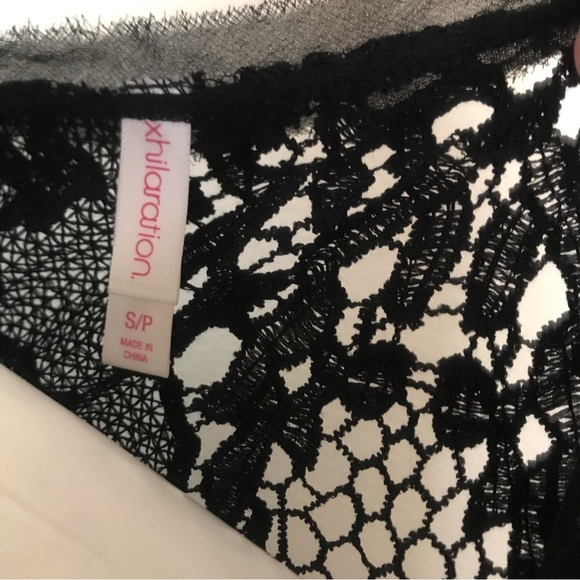 Lacey Crochet Top / short sleeves / size Sm - Picture 13 of 14